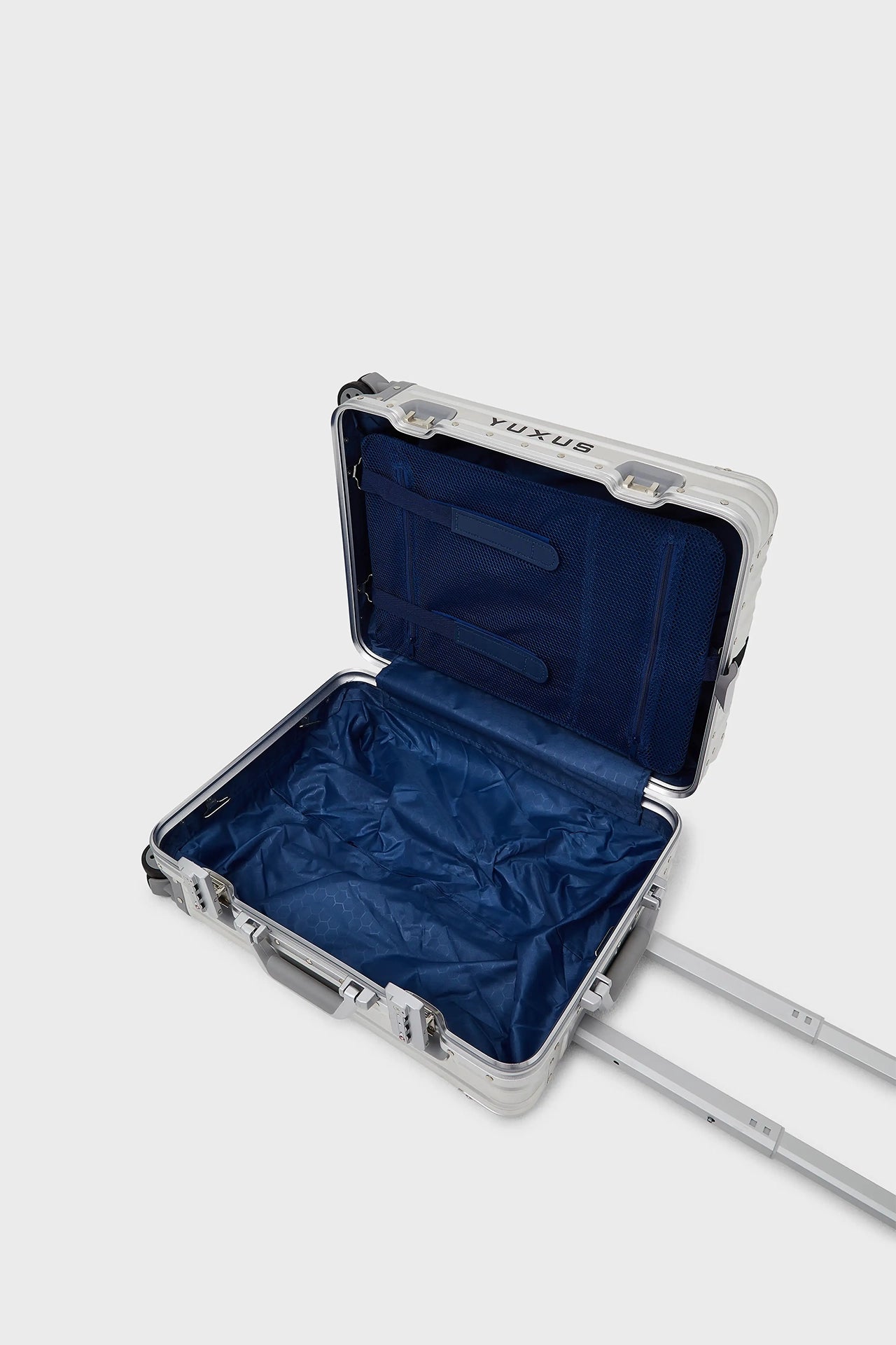 SILVER "VOYAGER" SUITCASE