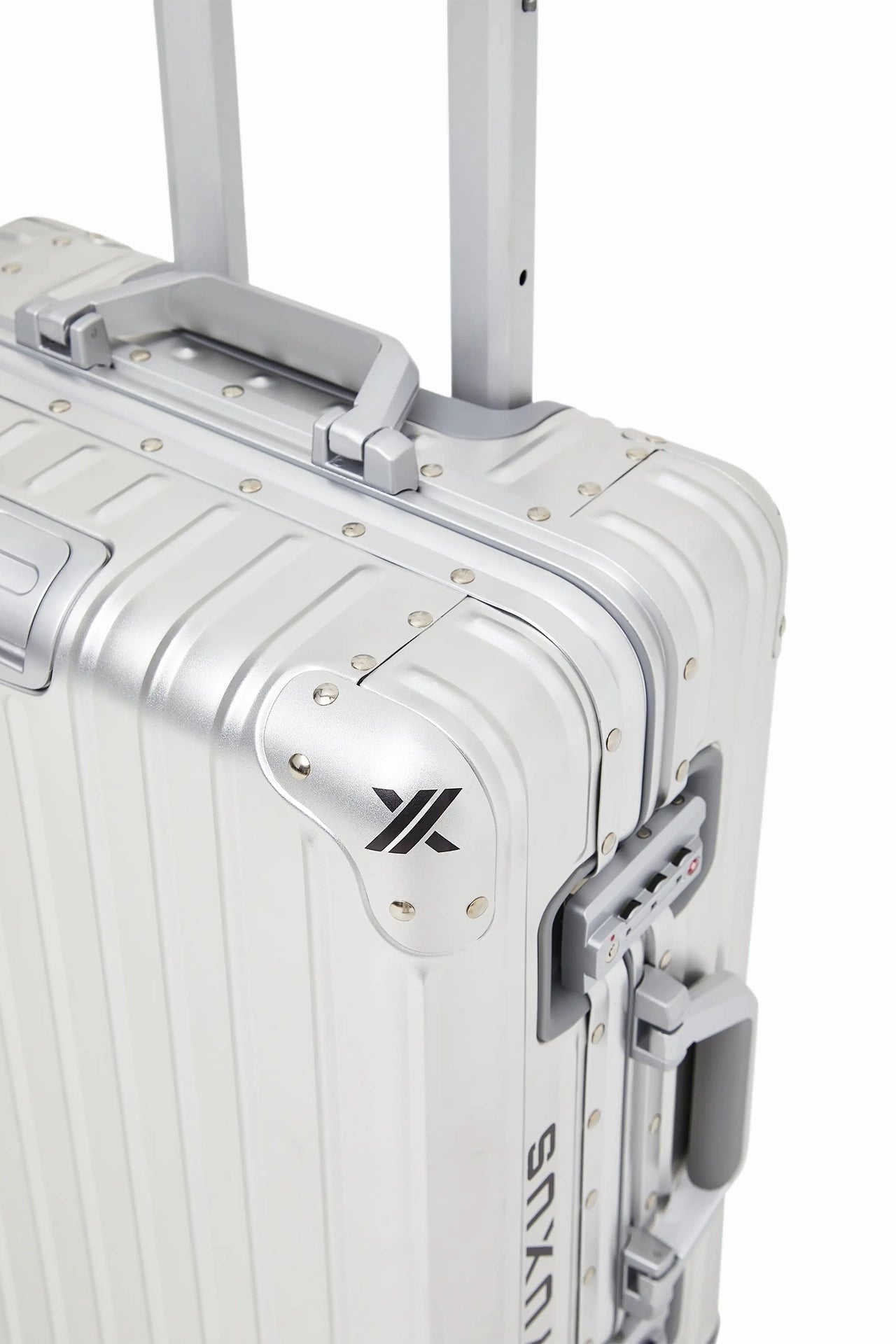 SILVER "VOYAGER" SUITCASE