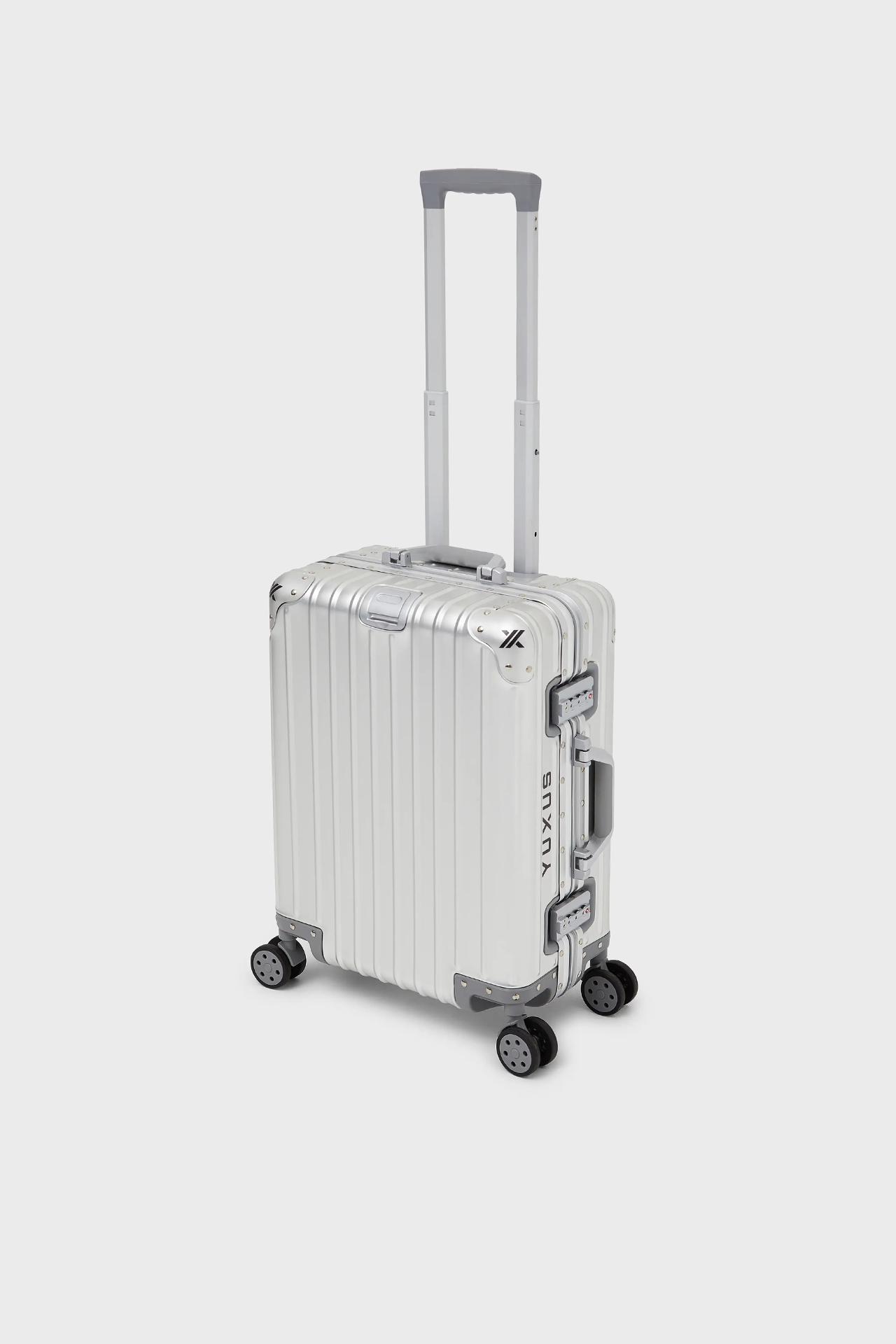 SILVER "VOYAGER" SUITCASE