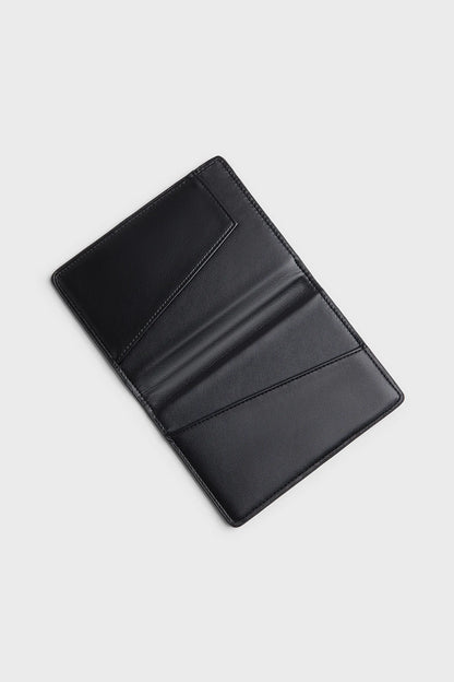 BLACK "VOYAGER" PASSPORT CASE