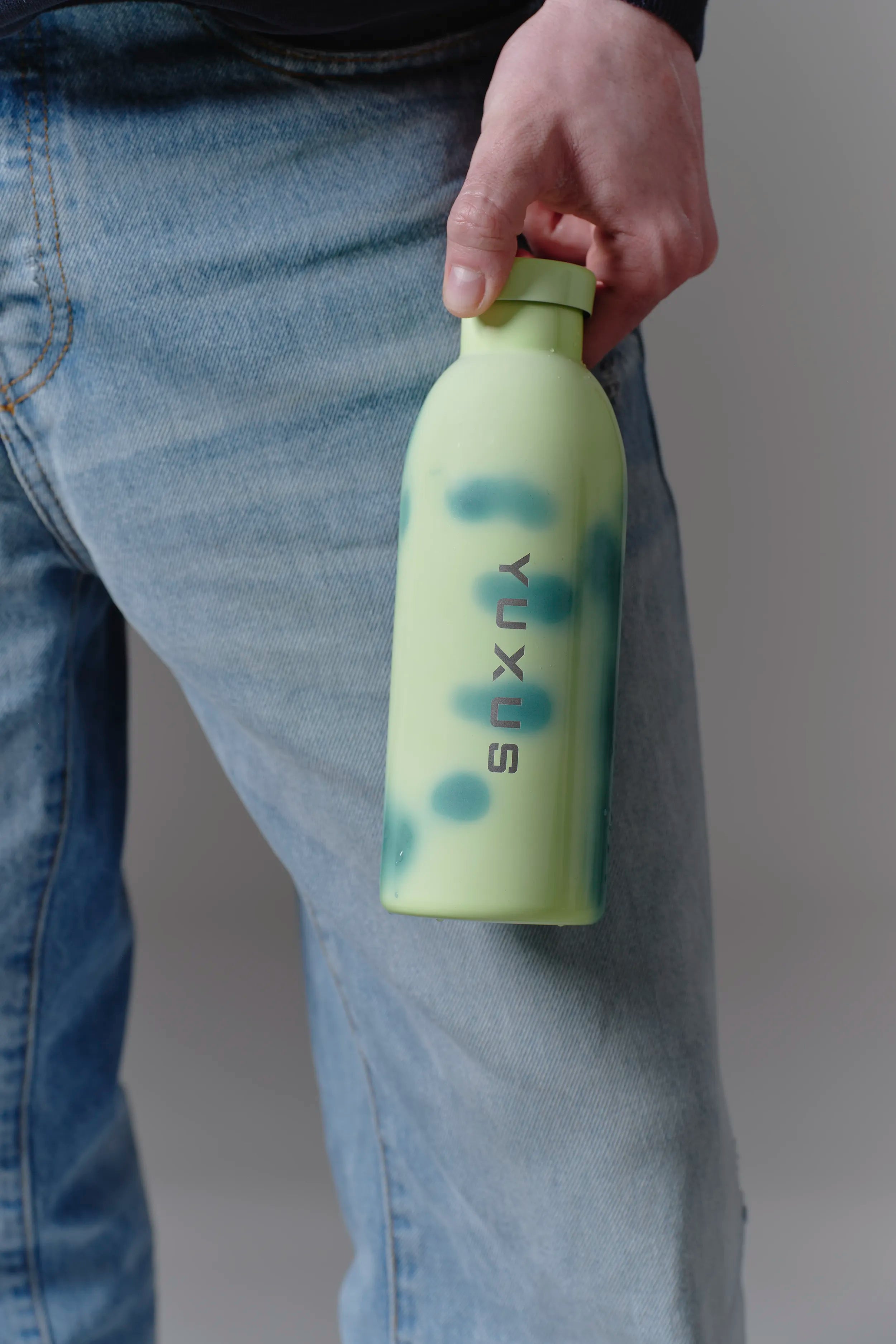 LIME "VOYAGER" WATER BOTTLE