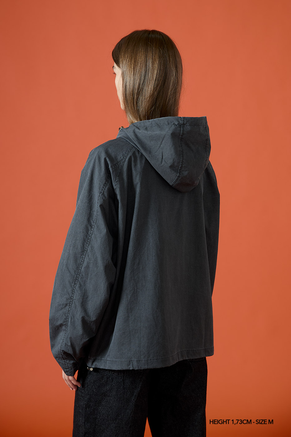 LEAD "GRAYSCALE" WINDBREAKER